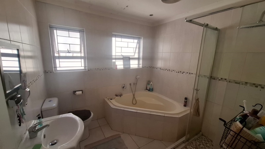 3 Bedroom Property for Sale in Strandfontein Western Cape
